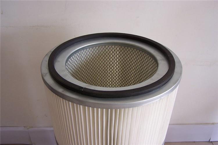 风机开云kaiyun（中国）主要是由风机，滤筒还有控制柜和箱体几大部件组合而成的，其中利用风机将粉尘吸入箱体内