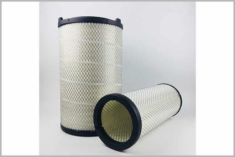 清洁高流量开云app官方在线入口壳体内部，检查密封面、固芯卡、气管等是否有裂纹、穿孔或损坏