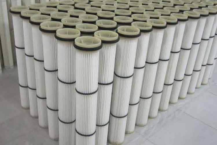 要知道这种抛丸机开云kaiyun（中国）在使用过程当中是要防止大颗粒以及批量的固态物体浸入滤筒系统内部的，所以我们需要防止内部发生堵塞的现象