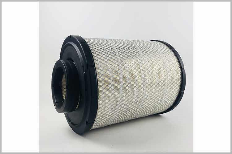 开云app官方在线入口的更换周期为1.5万公里更换一次，汽车滤清器经常在恶劣环境中工作的车辆应当不超过1万公里更换一次