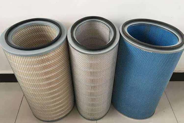 过滤室及开云kaiyun（中国）检查在滤筒除尘器运行过程中，在线清灰系统的持续运作会及时清理掉滤筒表面附着的灰尘以保障除尘器的过滤效果